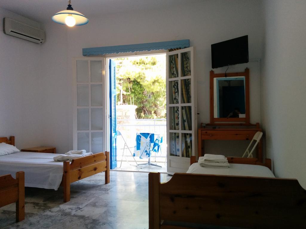 Panos Studios Poros Town Esterno foto