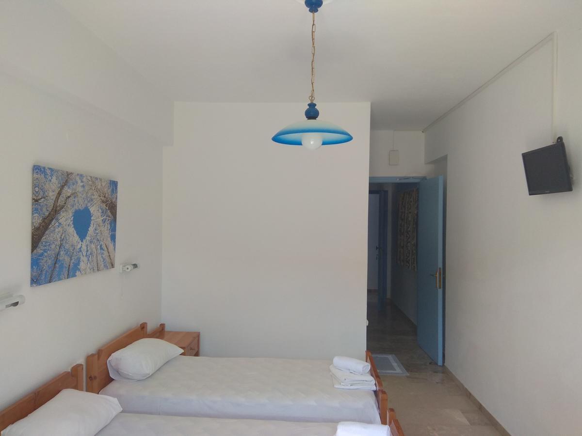 Panos Studios Poros Town Esterno foto